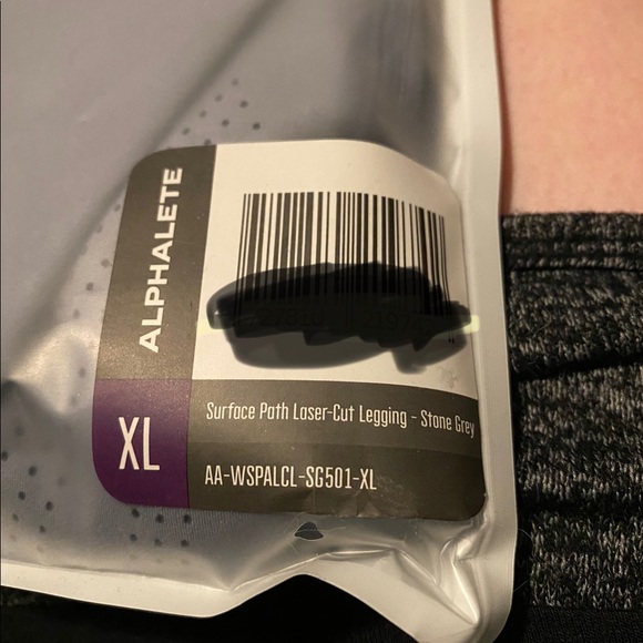 ALPHALETE *Brand New* Surface Path leggings - Picture 3 of 5